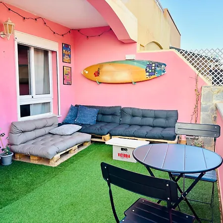 Mabuhay Surf House With Ocean View * 科拉雷侯